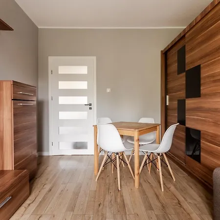 Avis Aleja Pilsudskiego * Gdynia