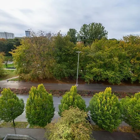 Avis Aleja Pilsudskiego *