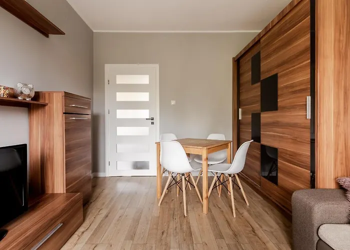 Avis Aleja Pilsudskiego * Gdynia